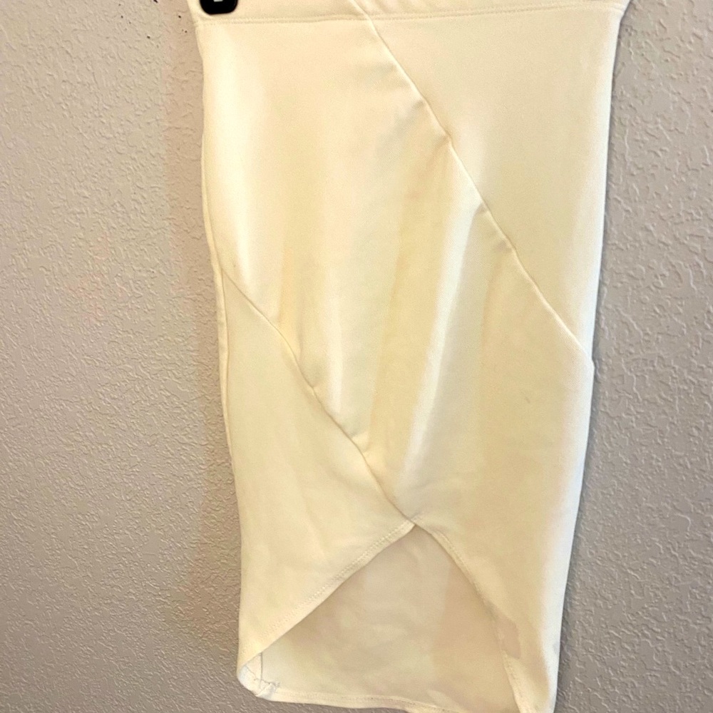 White high-waisted skirt